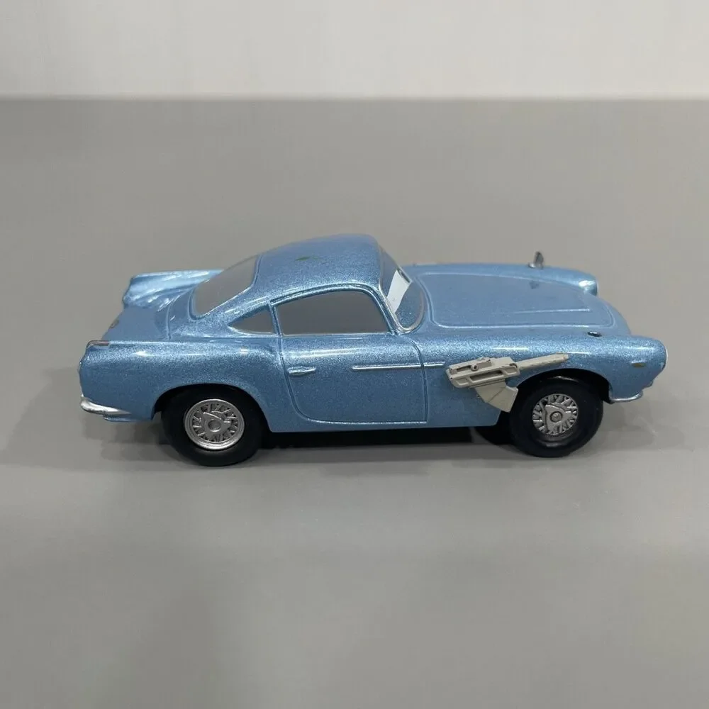 Disney Cars Finn McMissile Silver Secret Agent Spy Mattel Diecast Loose 1:55